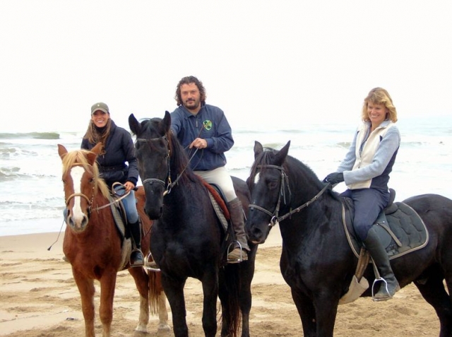  Galopando por la playa 